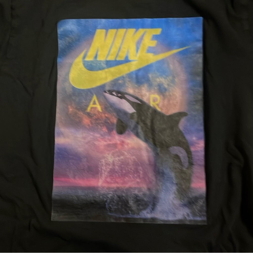 Nike Sportswear Whale FTRA Photo T-Shirt | size Small